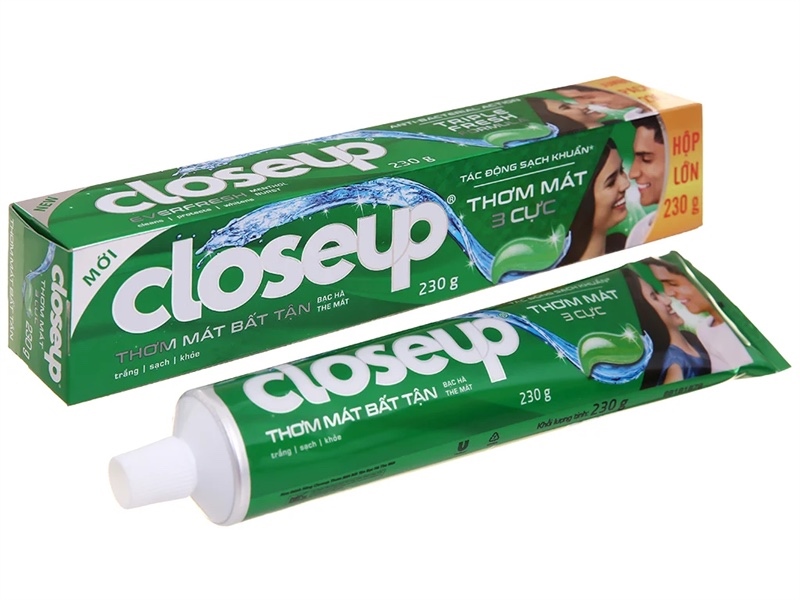 Kem đánh răng Closeup Bạc Hà 230ml