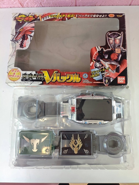 Mua bán (2ND DECK TRẦY XƯỚC VÀ TRÓC SƠN) DX HENSHIN BELT V BUCKLE
