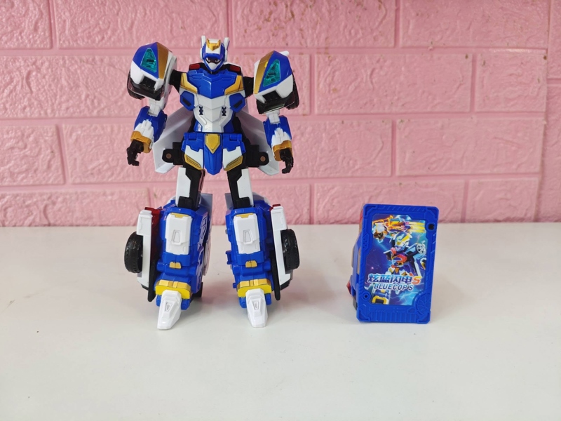 Mua bán (NOBOX SƠN LẠI, TRẦY XƯỚC) METAL CARDBOT BLUE COP S