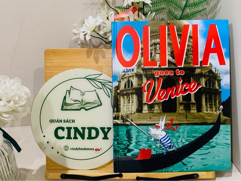 Olivia goes to Venice