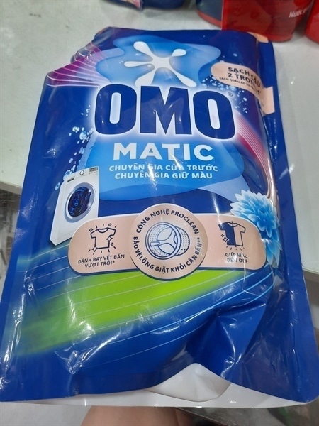 Omo giữ màu 1.8kg