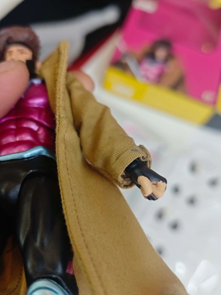 Mua bán (2ND 2 CHỐT TAY BỊ LỎNG) MAFEX 131 GAMBIT BOOTLEG