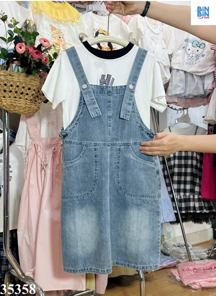 35358-Set yếm jean váy trắng Hi