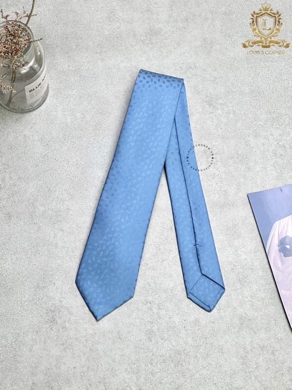 Cravate Hermes faconnee maillons azur