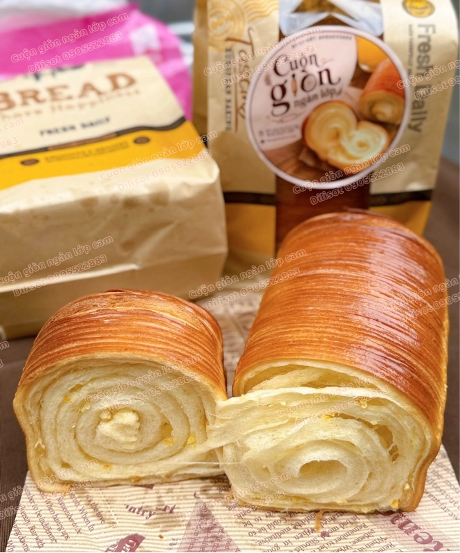 Cuộn giòn ngàn lớp vị cam