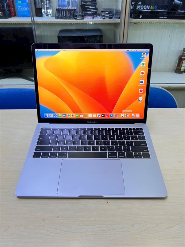 Macbook Pro 2017: i5 / Ram 8 / Ssd 256G / Màn 13inch.