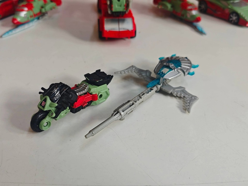 Mua bán (NOBOX)TRANSFORMERS GENERATIONS COMBINER WARS VICTORION
