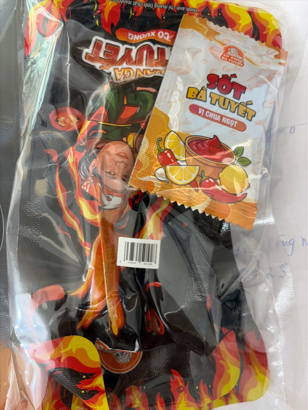 Chân gà có xương bà Tuyết (40gram*90 gói/thùng) kèm sốt (Gói)