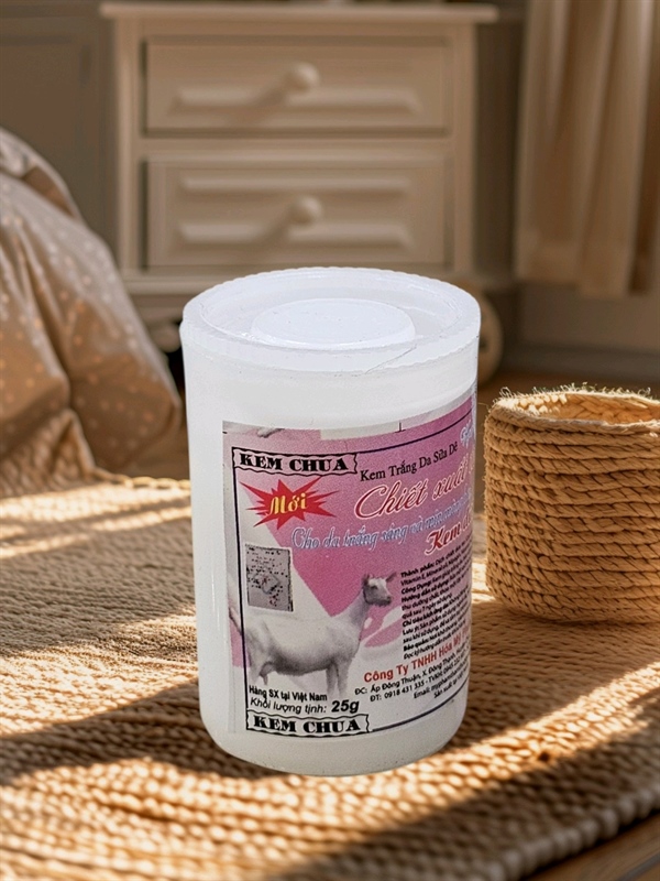 Kem chua trắng da sữa dê Hoa Quỳnh 25g