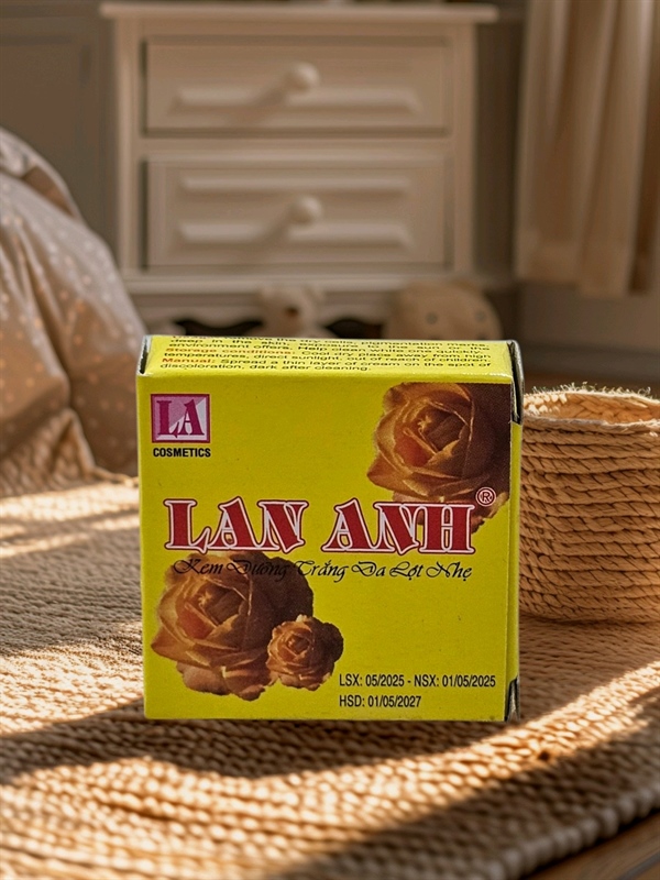 Kem dưỡng trắng lột nhẹ Lan Anh 1,8g