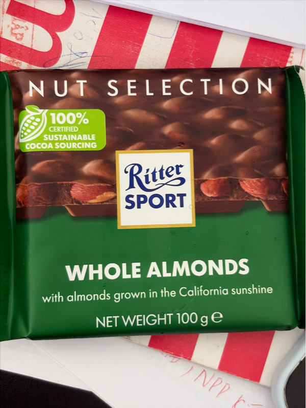 Sô-Cô-La Sữa Ritter Sport Dạng Thanh, Hạnh Nhân, Không Có Nhân 100 G