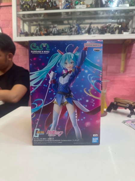 Mua bán (2ND-CÓ TT) BANPRESTO HATSUNE MIKU X GUNDAM 45TH