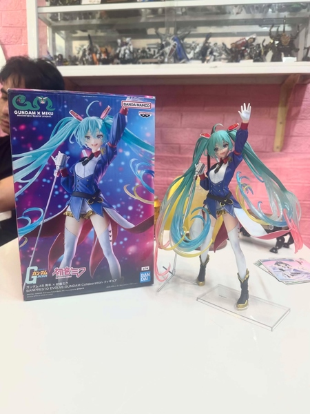 Mua bán (2ND-CÓ TT) BANPRESTO HATSUNE MIKU X GUNDAM 45TH