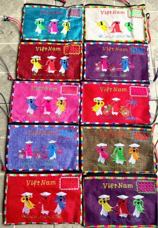 Ví phong thư cô gái bé - Embroidery purse - Usd 0.9