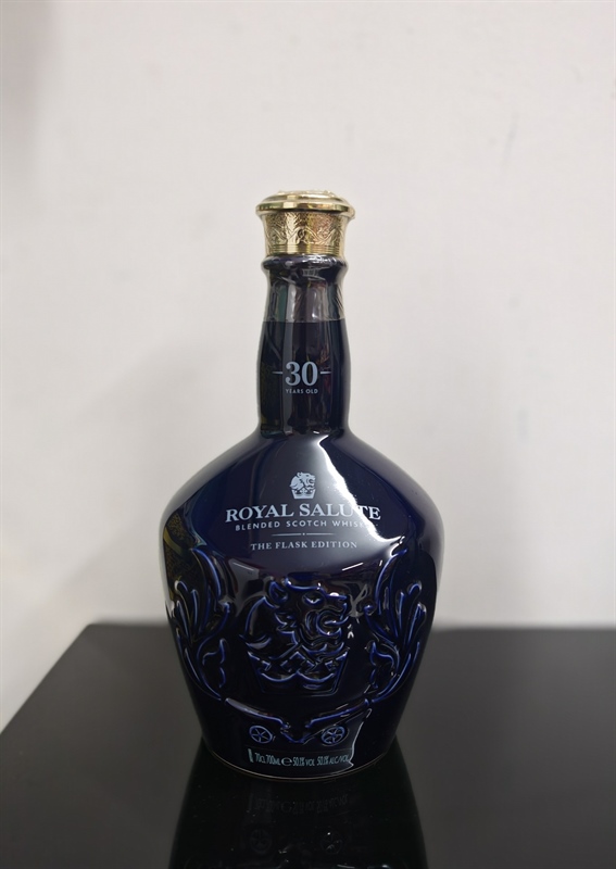 Rượu Chivas Royal Salute 30 năm 50,1% 70cl