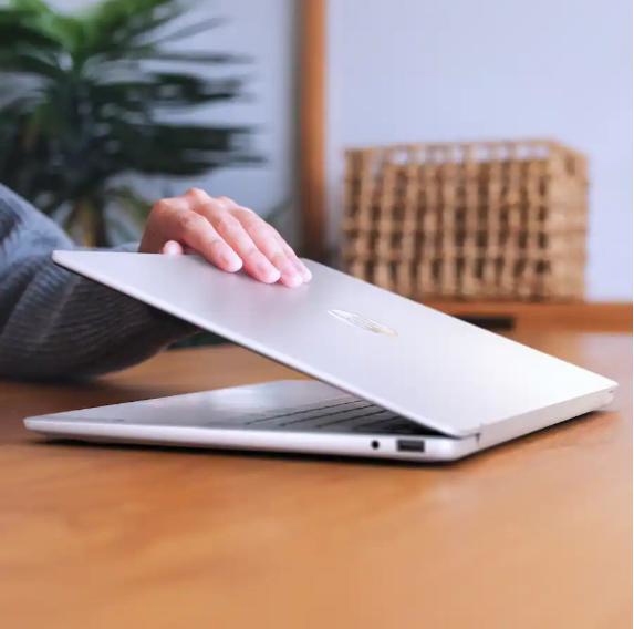 Laptop HP OmniBook 3 14-hz0005dx(Snapdragon X | 16GB | 512GB | 14" 2K Touchscreen | Win 11 | Glacier Silver)