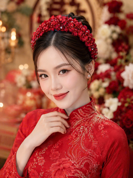 Băng Đô Cô Dâu Hoa Đỏ Đính Pha Lê Cao Cấp GIANGPKC - Mẫu Mới 07-2026