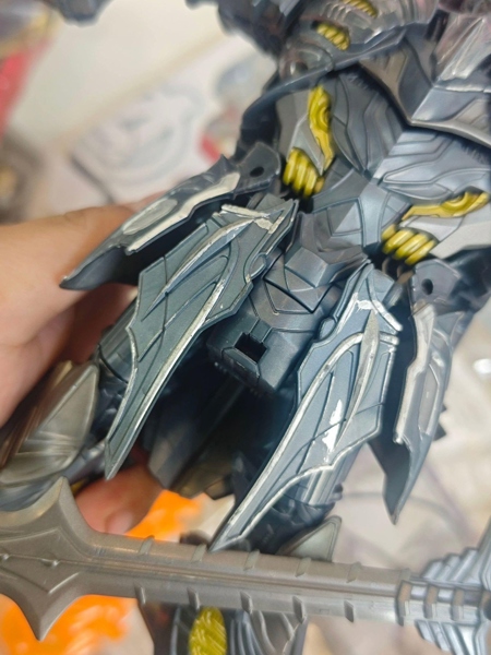 Mua bán (2ND-DÍNH SƠN VÁY) THE LAST KNIGHT MEGATRON
