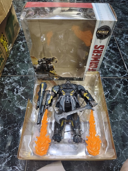 Mua bán (2ND-DÍNH SƠN VÁY) THE LAST KNIGHT MEGATRON