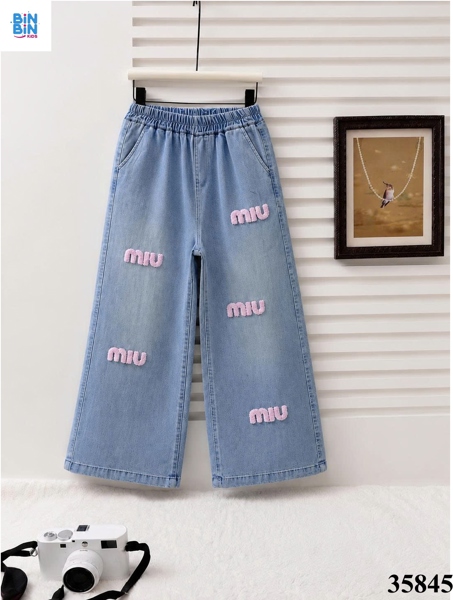 35845- Quần jeans giấy thêu Miu hồng