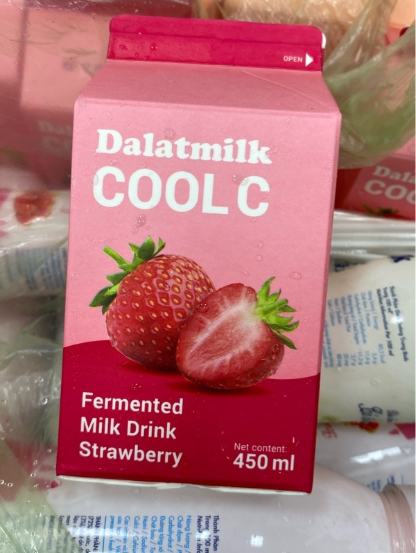 Sữa chua Dalatmilk vị Dâu cool C 450ml
