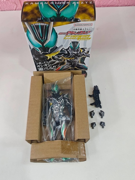 Mua bán (2ND) KRAFT KAMEN RIDER ZEZTZ ORDERM FORM