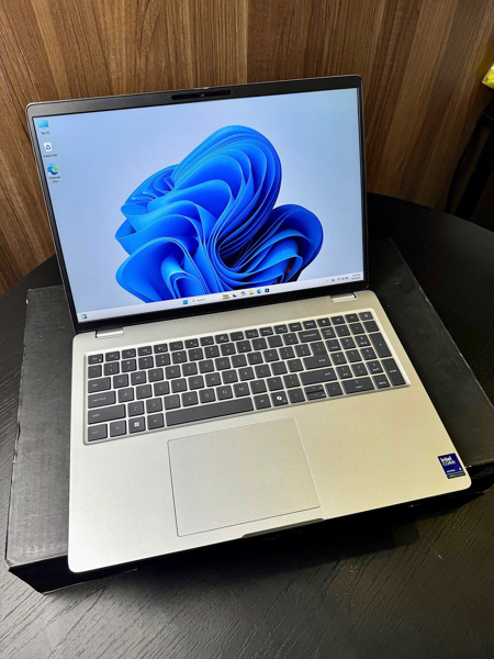 Dell Pro 16 Plus Ultra 5 235U | 16G| 256G| 16" FHD+