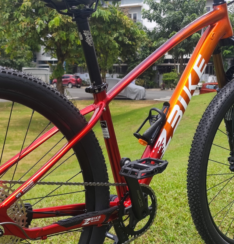 Xe Đap MTB Zbike Custom Màu Đỏ Vân Đen - Group Shimano 12s (Anh Tuấn KH8248220)