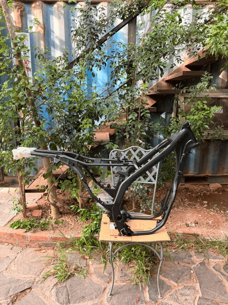 KHUNG MÀU ĐEN CRF300L 50100-K1T-EF0ZB