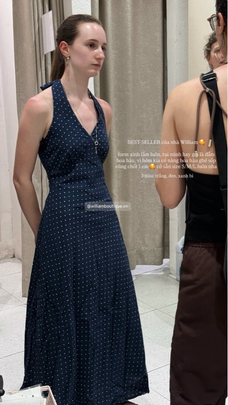 Đầm dây chấm bi cổ yếm 2301