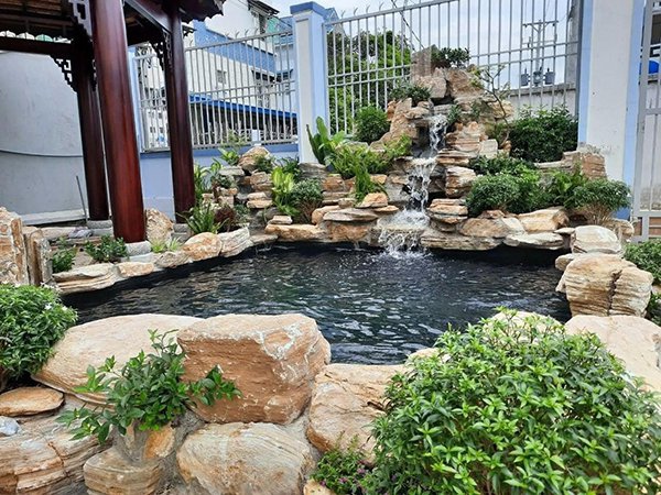 THI CÔNG THÁC NƯỚC BẰNG ĐÁ NHÂN TẠO