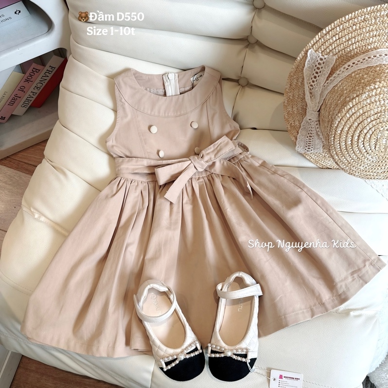 D550 Đầm kaki nâu 4 nút