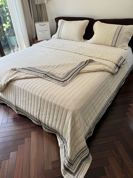 Bộ ga "Viễn Phương" | Cotton Linen - Màu trắng chần sọc viền xanh (Phiêu du) - JF26