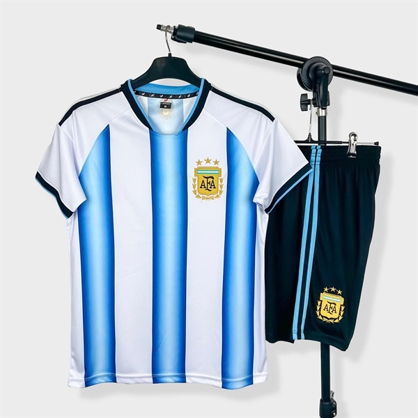 Bộ bóng đá Argentina sọc (mè)