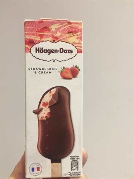 Kem Que Haagen Dazs Dâu Tây Và Kem Tươi 80 Ml