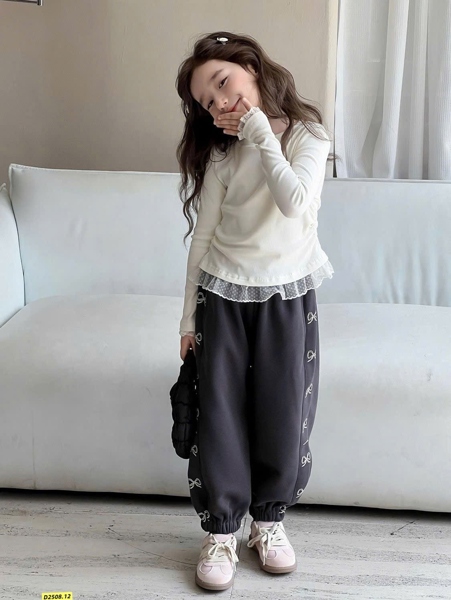 Áo trắng ren bg