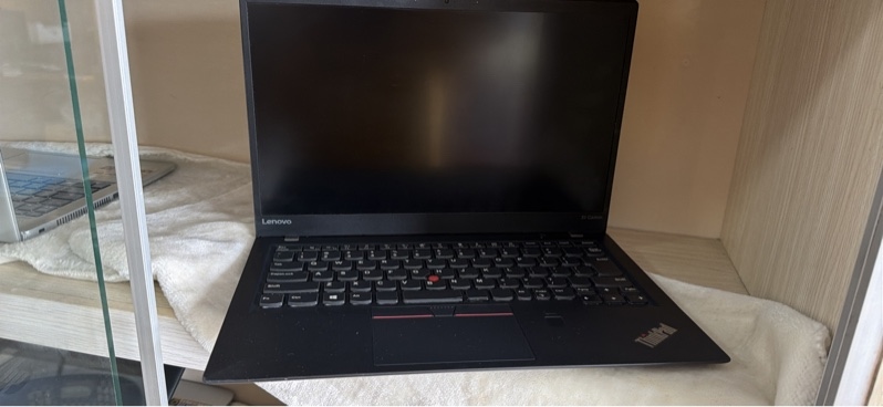 Laptop Lenovo ThinkPad X1 Carbon Core i5-7200U/ 8GB/ 256GB/ 13.3" FHD