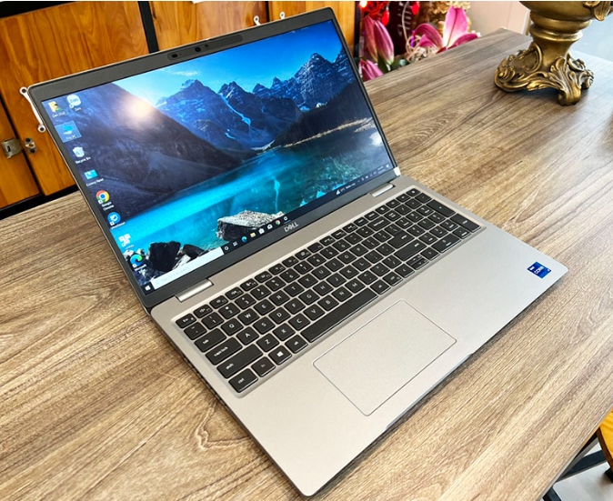 Laptop Dell Latitude 5530 Intel Core i5-1235U Ram 8GB SSD 256GB 15.6'' FHD