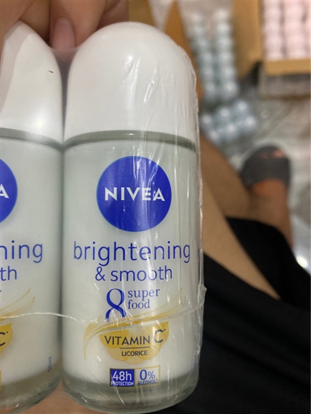 Lăn khử mùi nevia extra bright 50ml