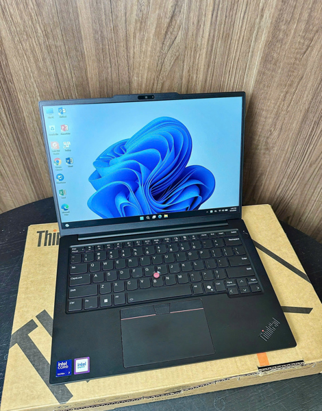 Lenovo ThinkPad E14 Gen 7 Ultra 7 255H - 16 - 1T - 14' FHD+