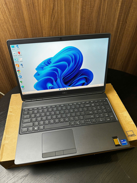 Dell Precision 7560 i7 11850H - 32 - 256 - A2000 4G - 15.6' FHD