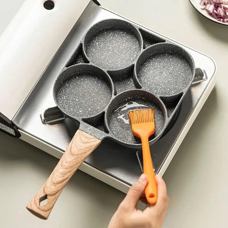 Chảo Chiên Trứng 4 Lỗ Tròn 17CM (Thùng 40)