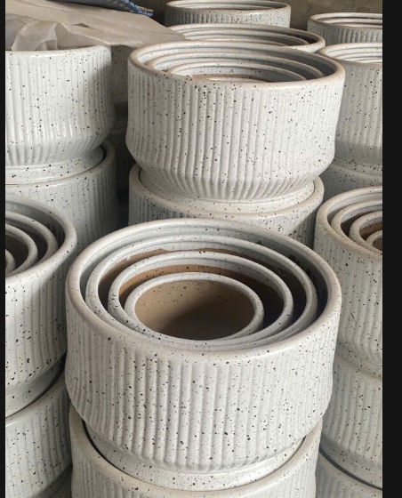 CHẬU BOM TĂM MEN CÚT - CAO 21cm X NGANG 31cm