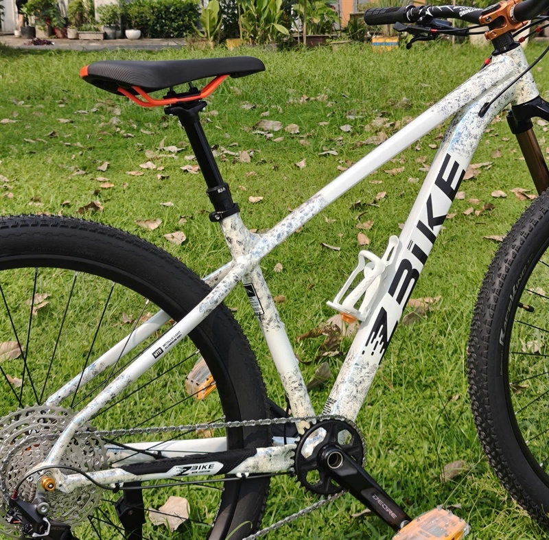 Xe Đap MTB Zbike Custom DR Màu Trắng Galaxy- Group Shimano 12s (Lê Hải Đăng KH8248240)