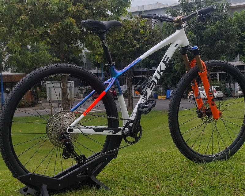 Xe Đạp MTB Boost Zbike CS Custom màu Zbike Team- Group m6100 (KH8248238 - Trương Nguyễn)