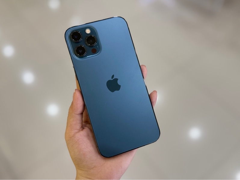 DT Iphone 12 Pro Max 256GB pin thay mã TA/A màu xanh (phần cứng 03 tháng - màn hình còn nguyên vẹn không cấn sọc - phần mềm 12 tháng)