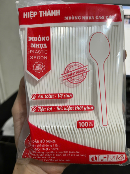 Thìa Nhựa Dùng 1 Lần 75c/1 Bịch