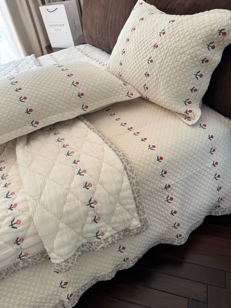 Bộ ga "Chu Đóa" | Cotton - Chần trám, Hoa tuylip đỏ, viền nâu - MA03