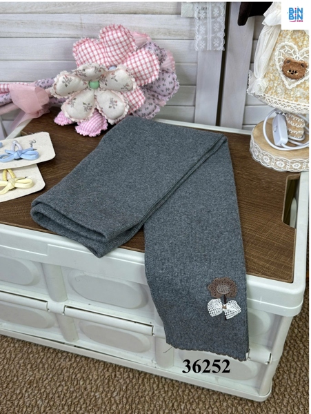 36252 Quần legging lông chuột lai nâu đính hoa xù