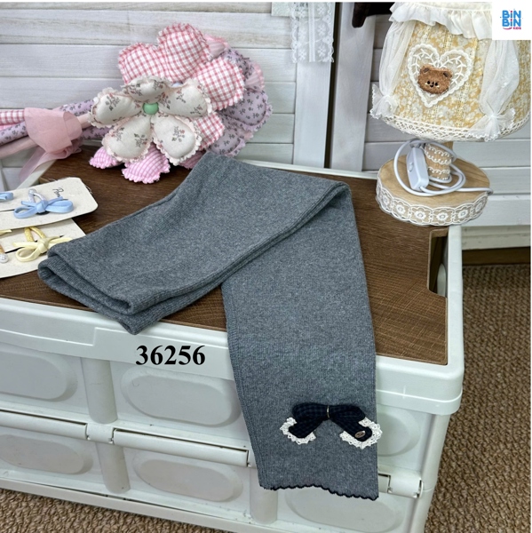 36256 Quần legging xám đậm đính nơ đen
